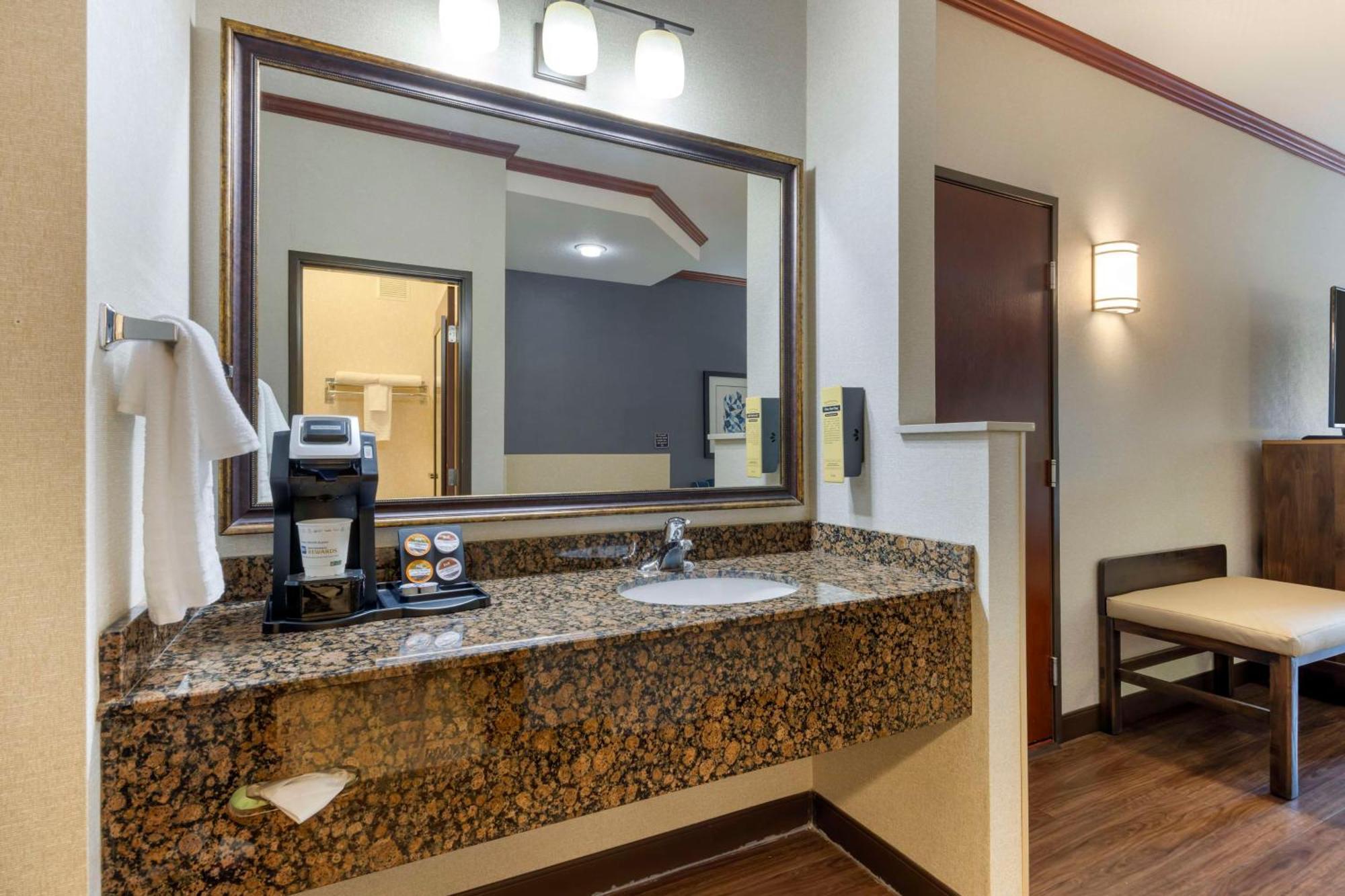 Best Western Plus Northwind Inn & Suites Tigard Exterior foto