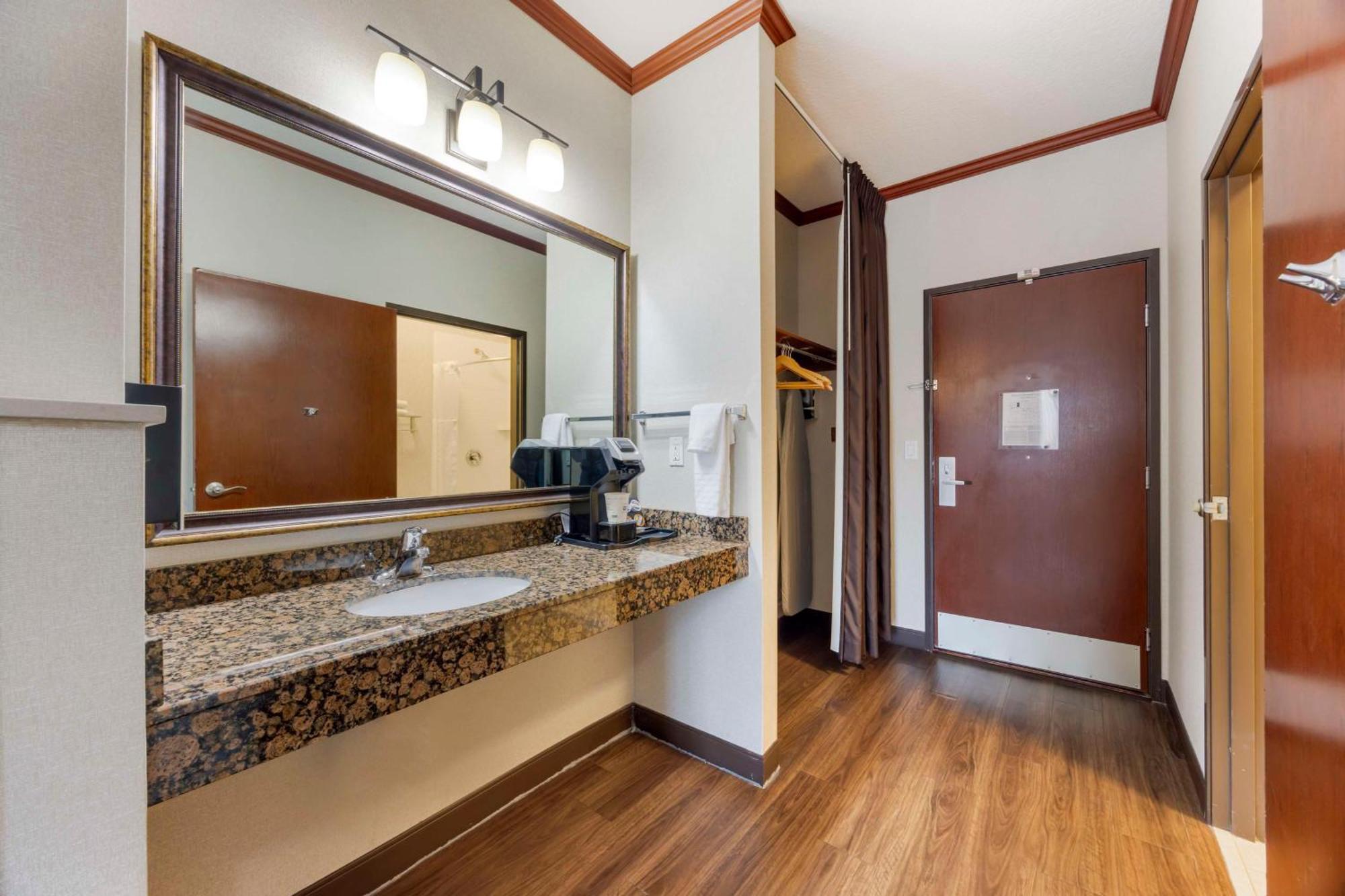 Best Western Plus Northwind Inn & Suites Tigard Exterior foto